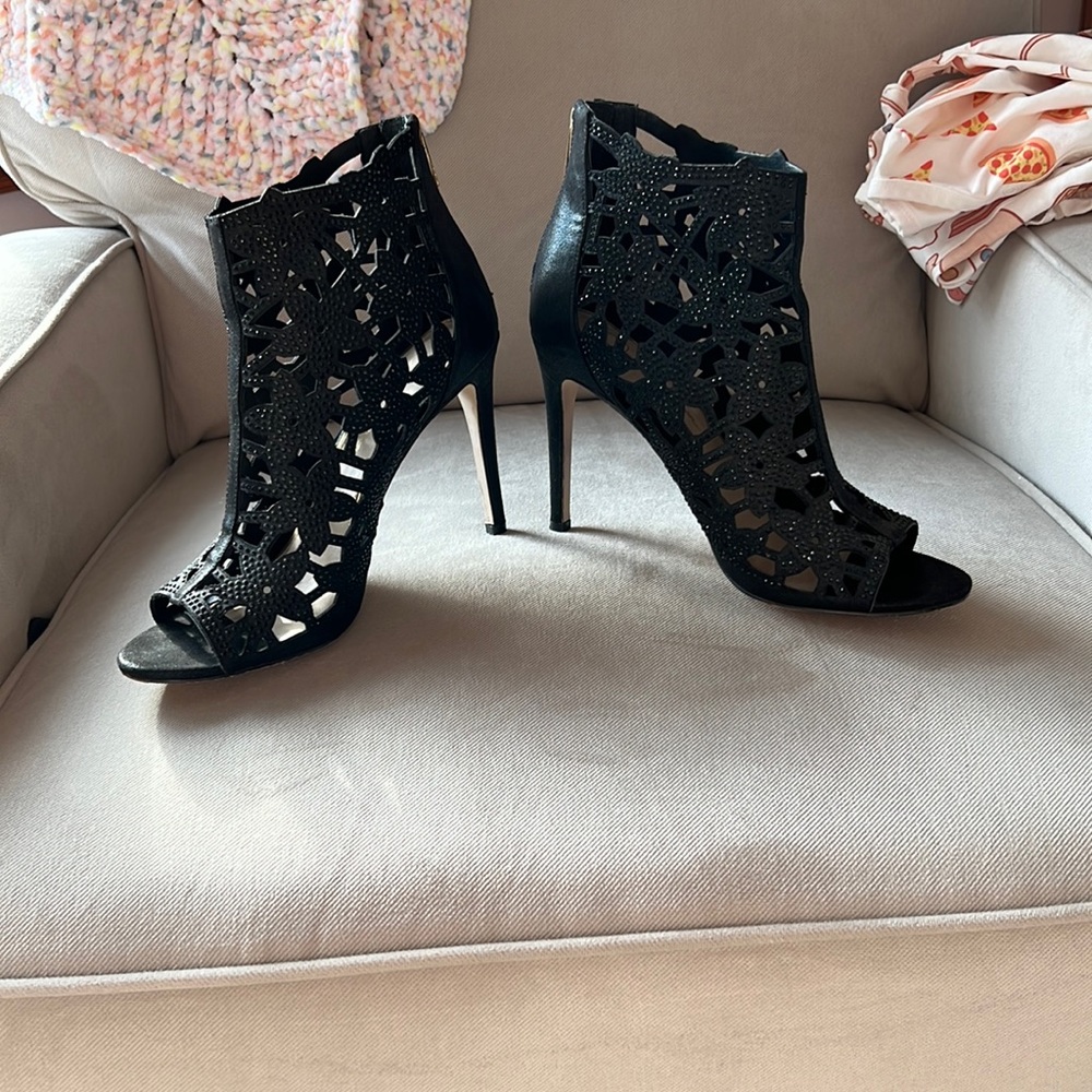 Jessica Simpson Size 9 Black Caged Heel